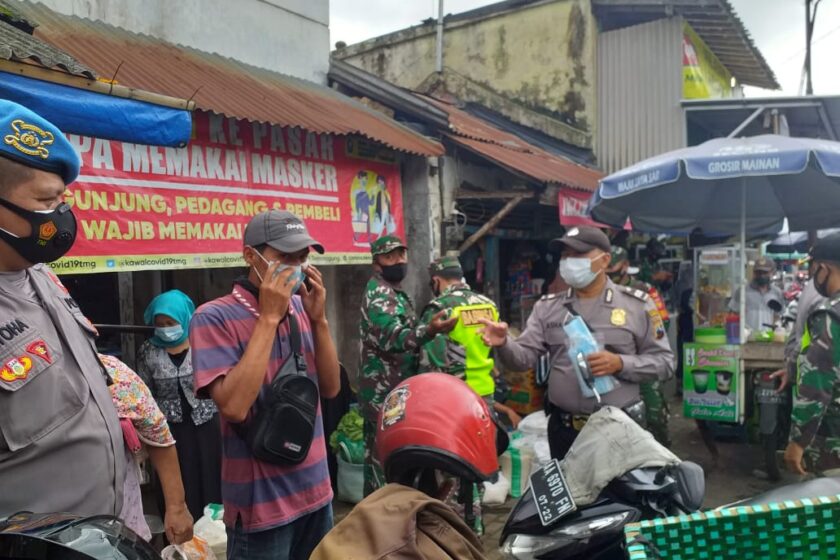 TNI-Polri Tembarak Bersinergi Gencarkan Sosialisasi Protokol Kesehatan 5M