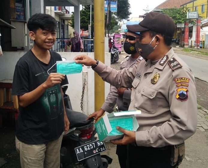 Cegah Penyebaran Virus Corona, Polsek Jajaran Polres Temanggung Gencarkan Sosialisasi Protokol Kesehatan