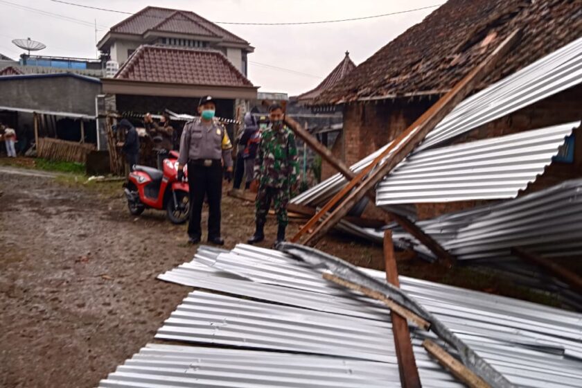 15 Rumah Warga Bansari Temanggung Rusak Ringan Diterjang Angin Kencang