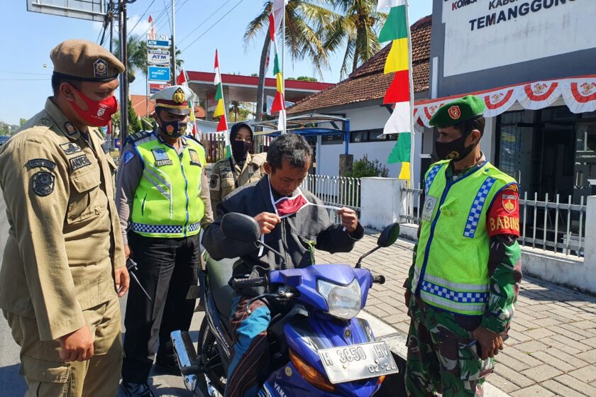 Polres Temanggung Bersinergi Bersama TNI dan Pemkab Kampanyekan Prokes di Tempat Umum