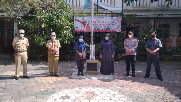 Cegah Covid-19, Polsek Jajaran Polres Temanggung Pantau Proses Belajar Mengajar Tatap Muka