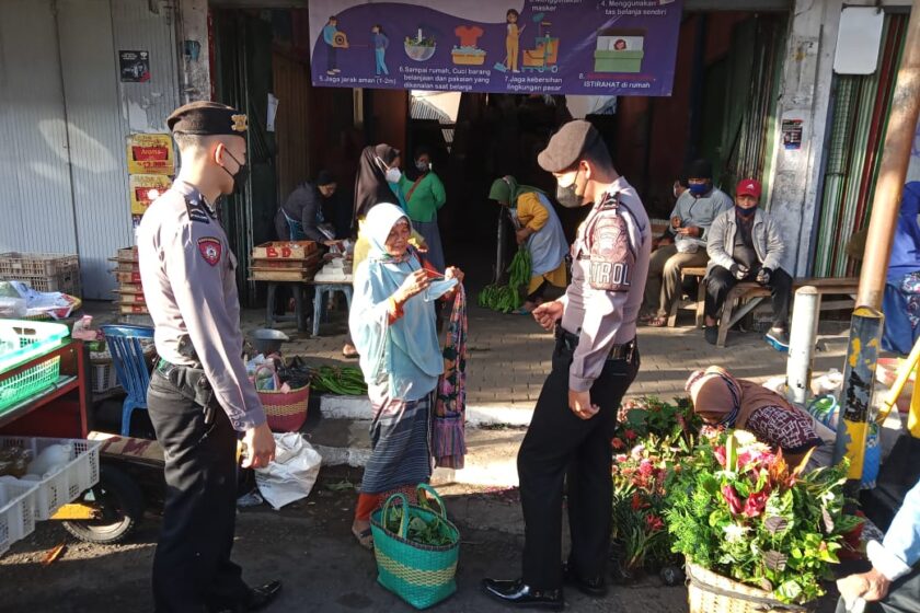 Unit Turjawali Sat Samapta Polres Temanggung Intensifkan Patroli Kamtibmas dan Sosialisasi Prokes Kepada Masyarakat