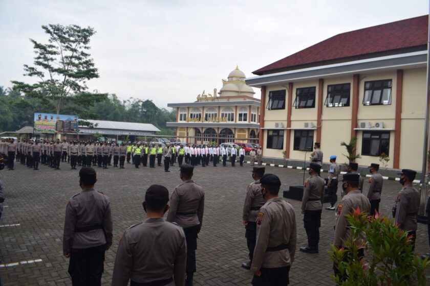 Apel Jam Pimpinan, Kapolres Temanggung Ingatkan Anggotanya Jaga Kesehatan Dan Hindari Pelanggaran