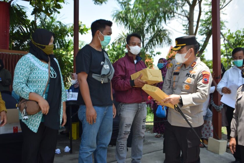 Tinjau Vaksinasi, Kapolres : Vaksinasi Berhadiah ini Bertujuan Supaya Masyarakat Termotivasi Mengikuti Vaksinasi