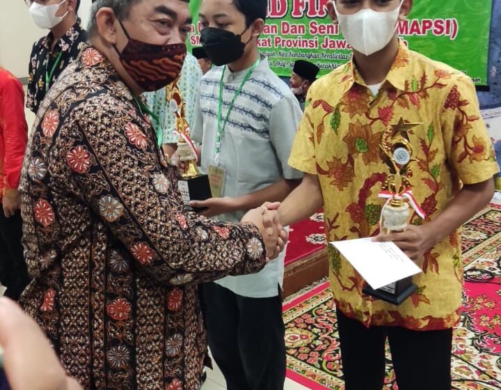 Muhamamad Rafi Gunawan Raih Juara 1 Mapsi Kaligrafi Tingkat Provinsi