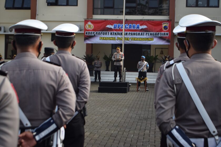 Capaian Vaksin di Kabupaten Temanggung Melampaui Target Nasional, Kapolres Temanggung Ingatkan Untuk Disiplin Penerapan Prokes Pada Saat Jam Pimpinan