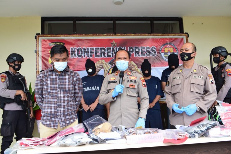 Bermodus Beli Minum Es Teh, Dua Orang Pemuda Gasak Tas Pemilik Warung di Ngadirejo