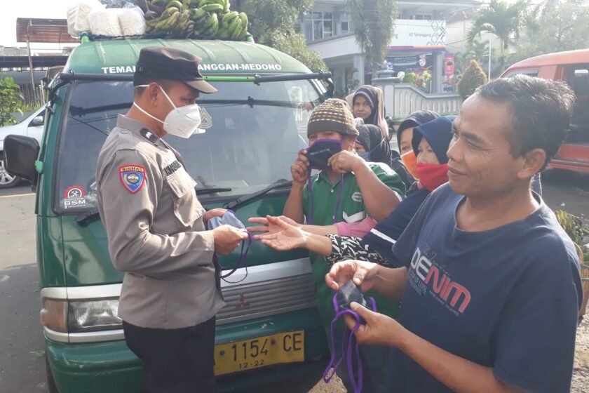 Blusukan Pasar, Polres Temanggung Ajak Masyarakat Tetap Tertib Prokes Cegah Covid-19