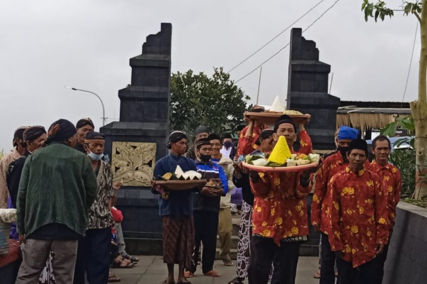 Musim Tanam Tembakau Tiba, Para Petani di Temanggung Gelar Dzikir Akbar dan Kirab Tumpengan