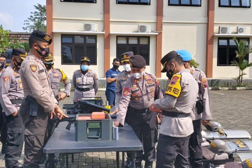 Antisipasi Unras, Kapolres Temanggung Cek Kesiapan Peralatan Dalmas