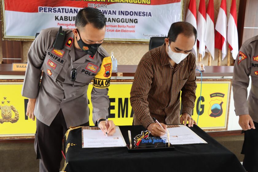 Cegah Berita Hoax Polres Temanggung dan PWI Teken Kerjasama