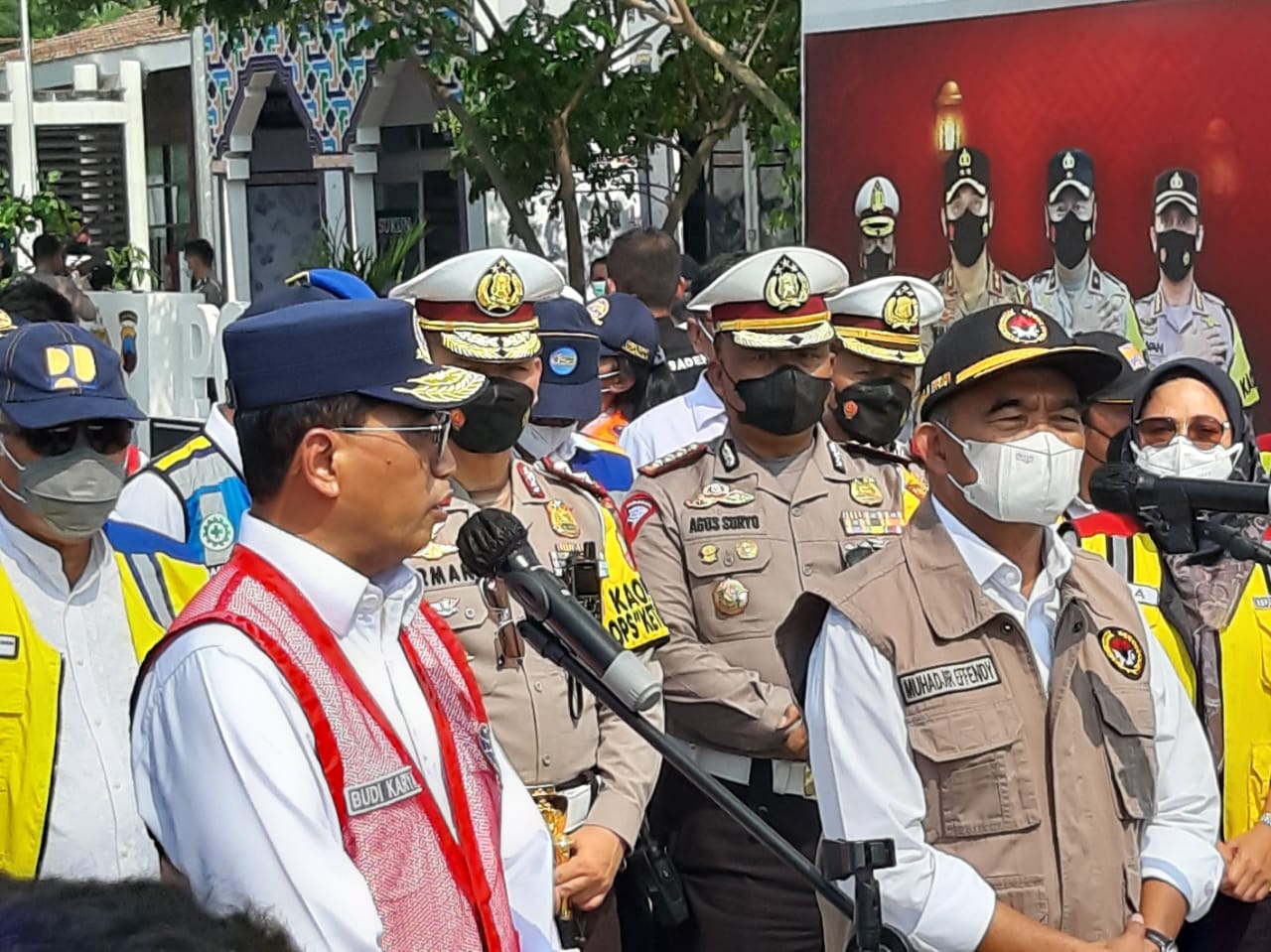 Tiga Menteri dan Kakorlantas Polri Lepas One Way Nasional di Gerbang Tol Kalikangkung