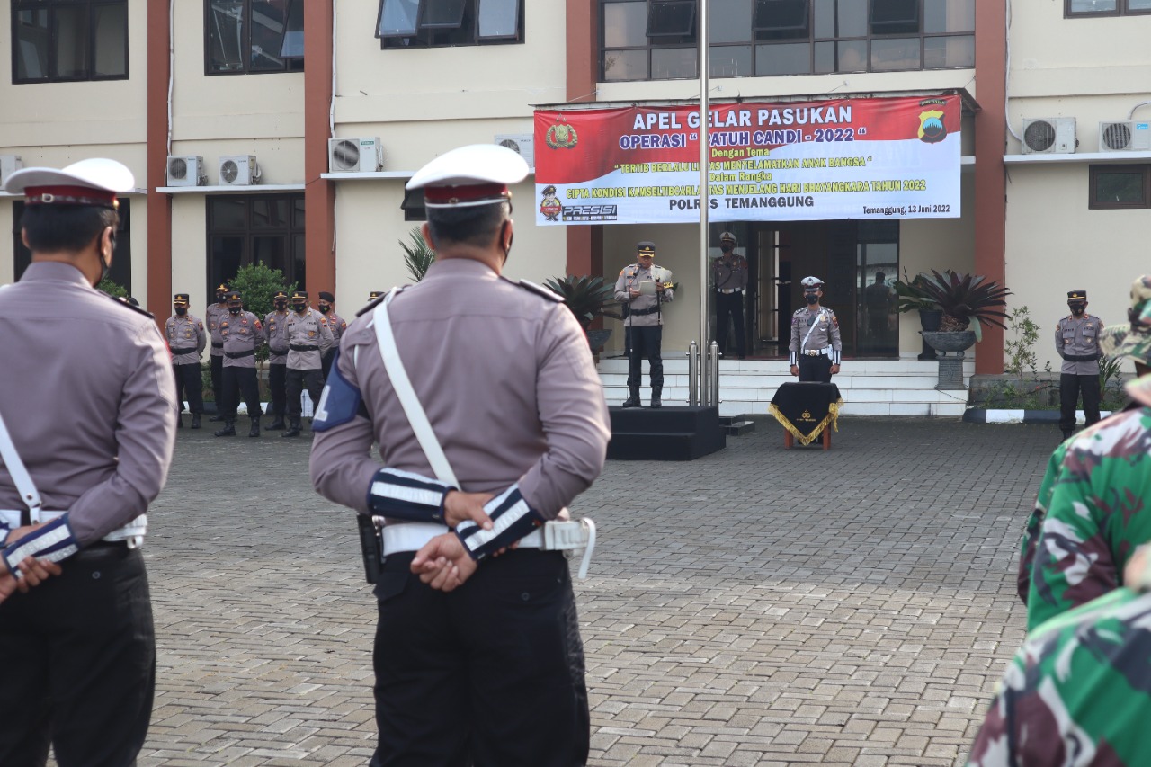 Kapolres Temanggung Pimpin Apel Gelar Pasukan Ops Patuh Candi 2022