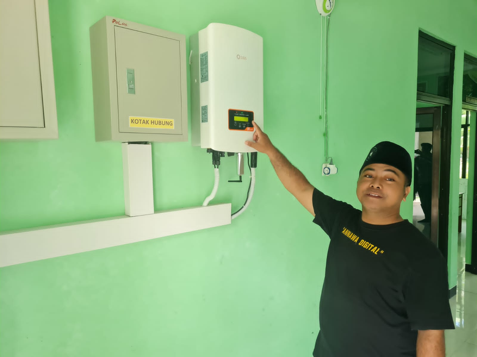 Komitmen Ganjar Optimalkan Energi Baru Terbarukan (EBT), Berikan Bantuan PLTS ke Ponpes