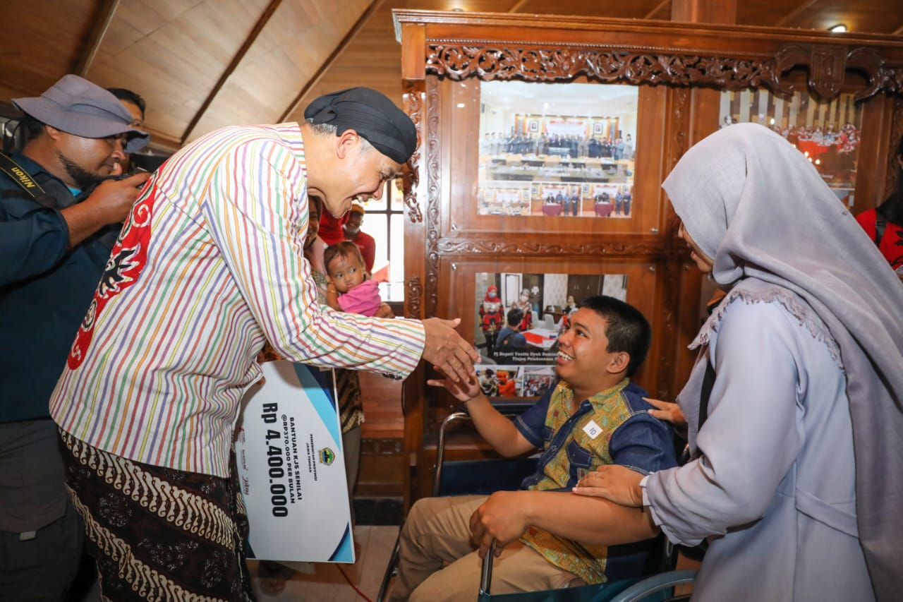 Gubernur Ganjar Launching Program Kancing Merah di Cilacap, Dorong Daerah Lain Berinovasi Atasi Stunting