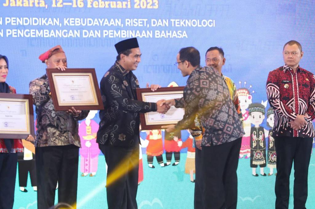 Pakai Bahasa Jawa Setiap Kamis, Pemprov Jateng Mendapatkan Penghargaan dari Mendikbud Ristek