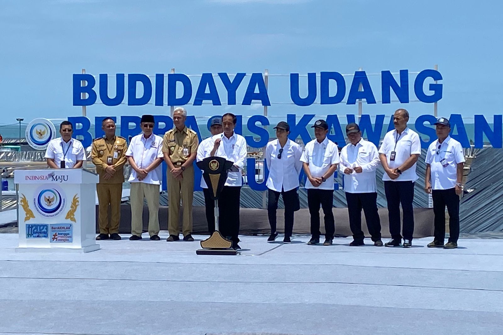 Jokowi dan Ganjar Resmikan Tambak Budidaya Udang Modern di Kebumen