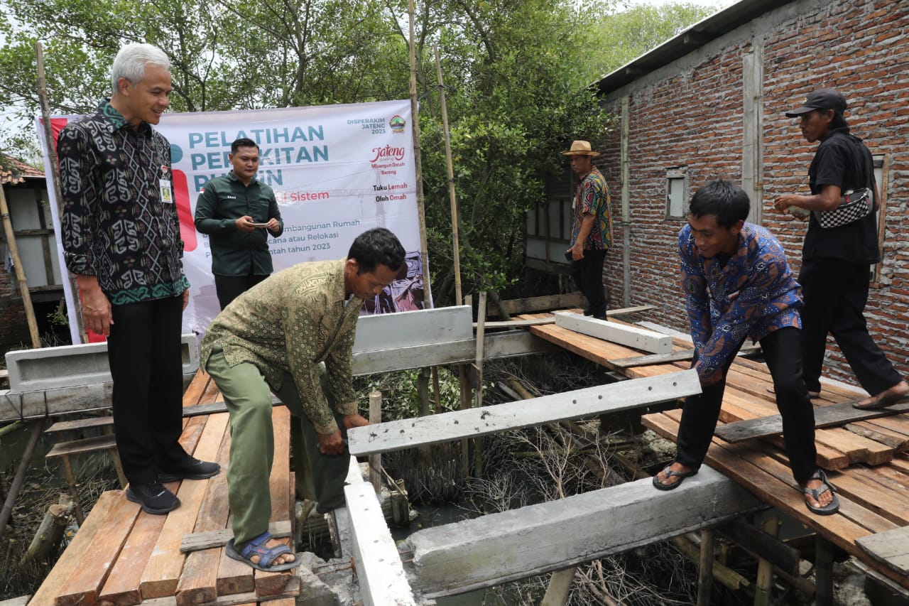 Dampingi Jokowi Resmikan Sentra Penggilingan Padi Sregen, Ganjar: Kita Butuh Lebih Banyak Lagi