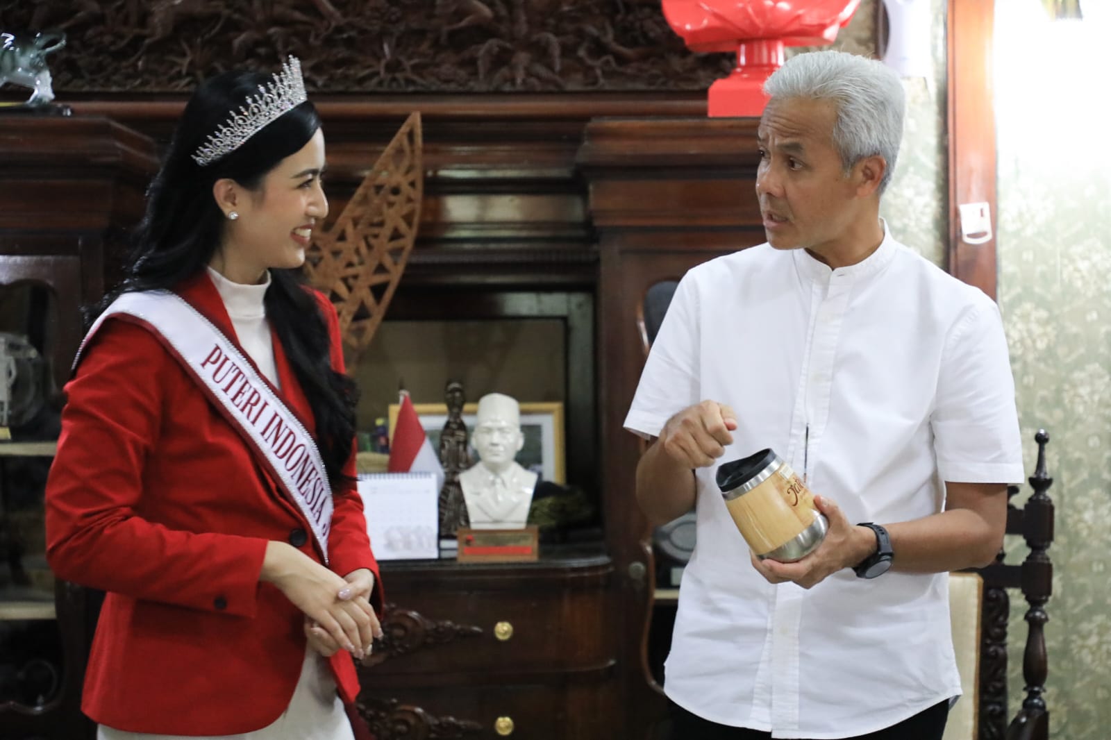 Temui Ganjar Pranowo, Eudia Isabelle Matangkan Visi Misi Jadi Wakil Jateng