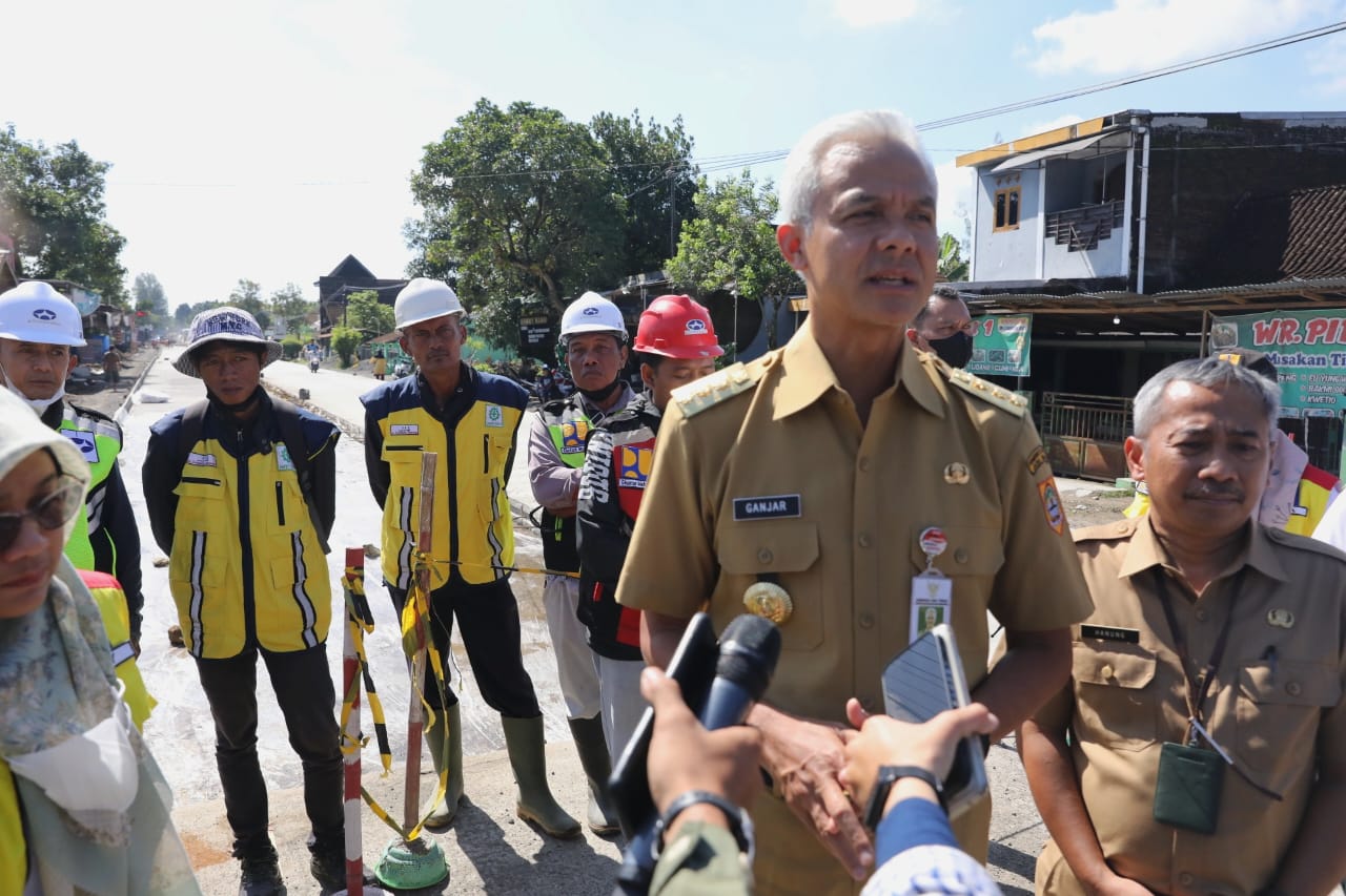 Truk ODOL Sebabkan Jalan Rusak, Ganjar Siapkan Alat Timbang Portable