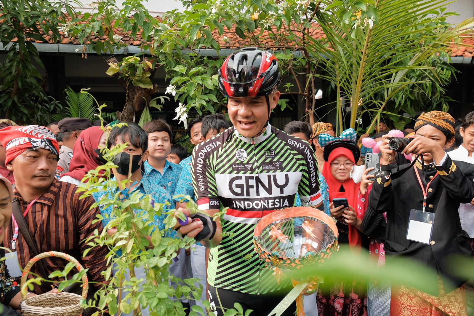 Jalan Provinsi Rusak di Semarang Segera Diperbaiki, Ganjar; Kami Laksanakan Perintah Wali Kota