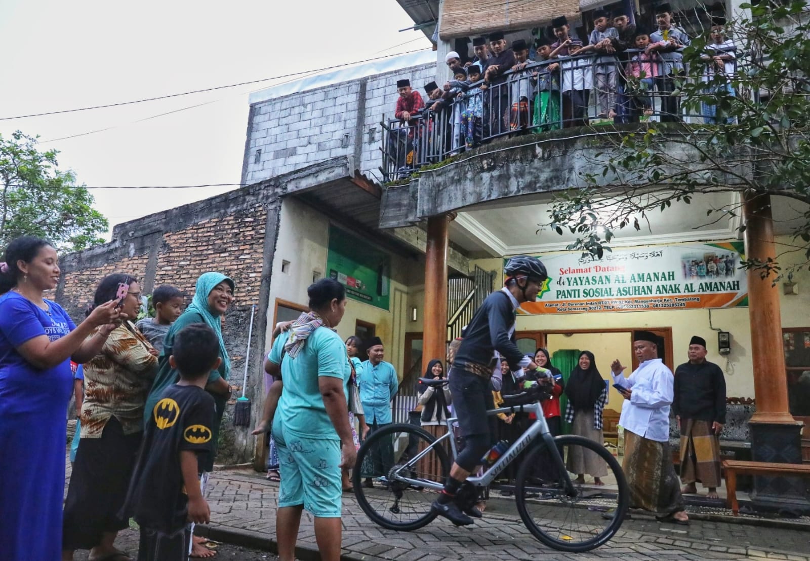 Momen Bahagia saat Anak-anak Panti Asuhan Al Amanah Bertemu Ganjar Pranowo