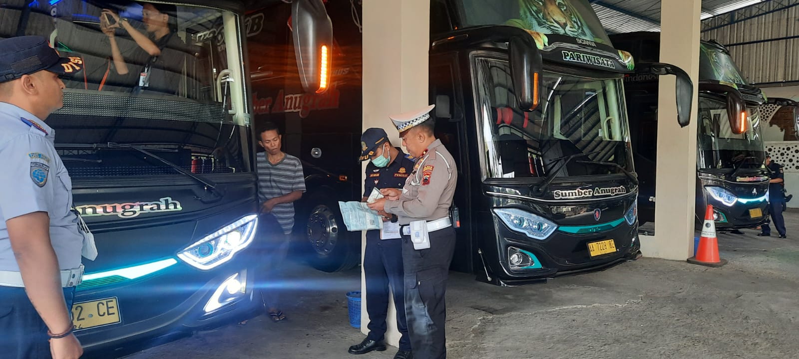 Satlantas Polres Temanggung Bersama Dinhub Lakukan Ramp Chek, Pastikan Angkutan Lebaran Laik Jalan