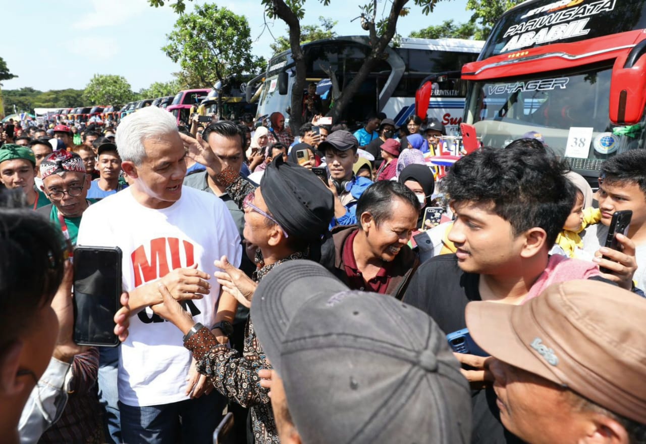 Lepas Keberangkatan Mudik Gratis di Jakarta, Ganjar; Alhamdulillah Bisa Buat Warga Sumringah