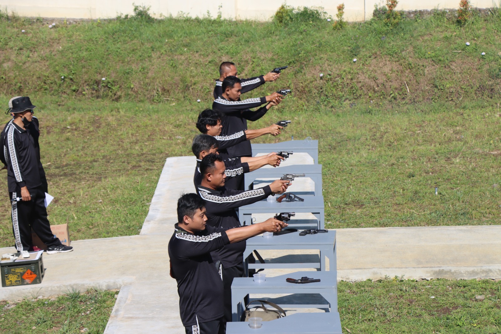 Asah Kemampuan Anggota Pemegang Senpi, Polres Temanggung Gelar Latihan Menembak