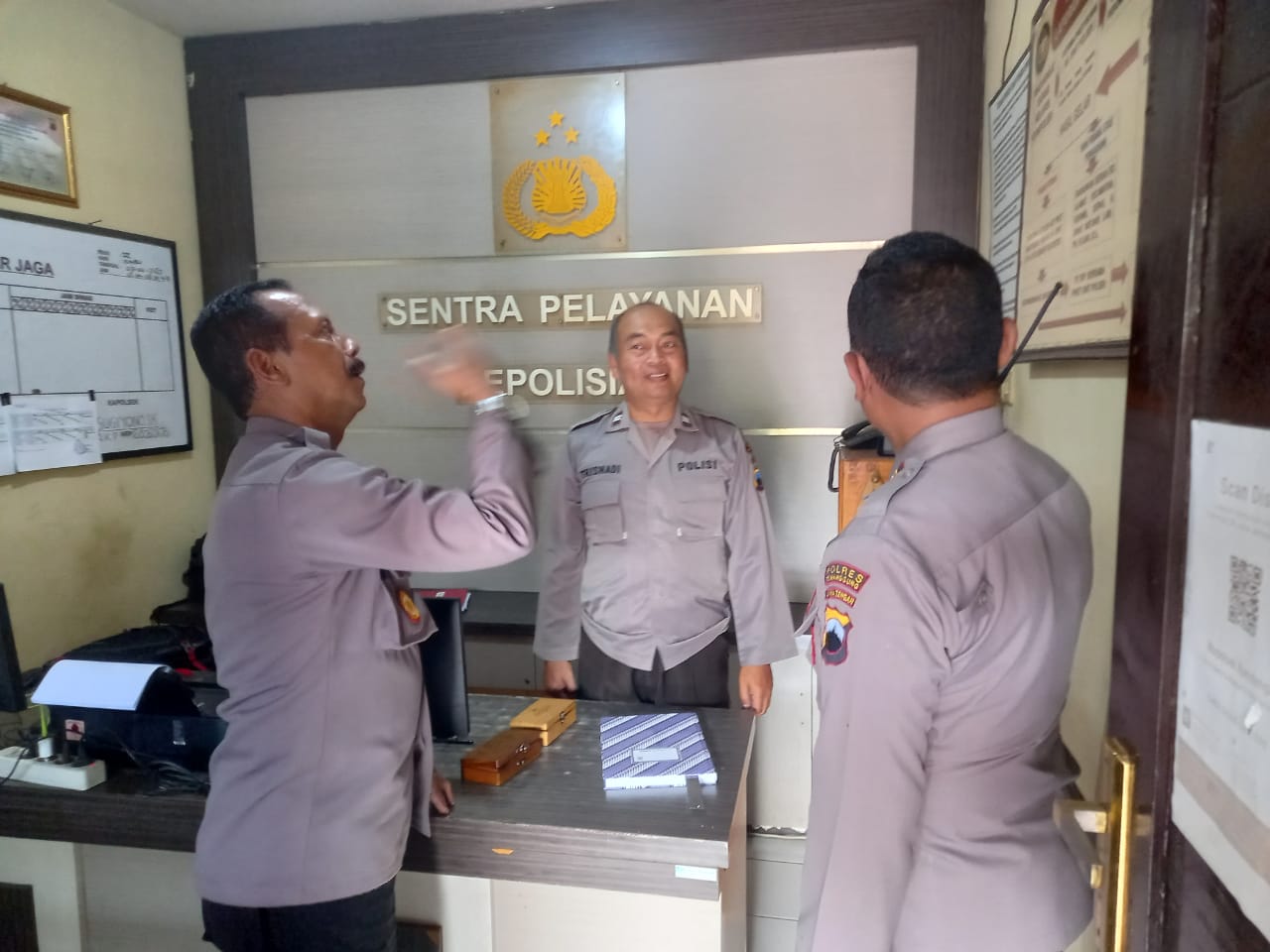 Pastikan Pelayanan Prima, Wakapolres Temanggung Bersama Si Propam Cek Pelayanan Publik Polsek Kandangan