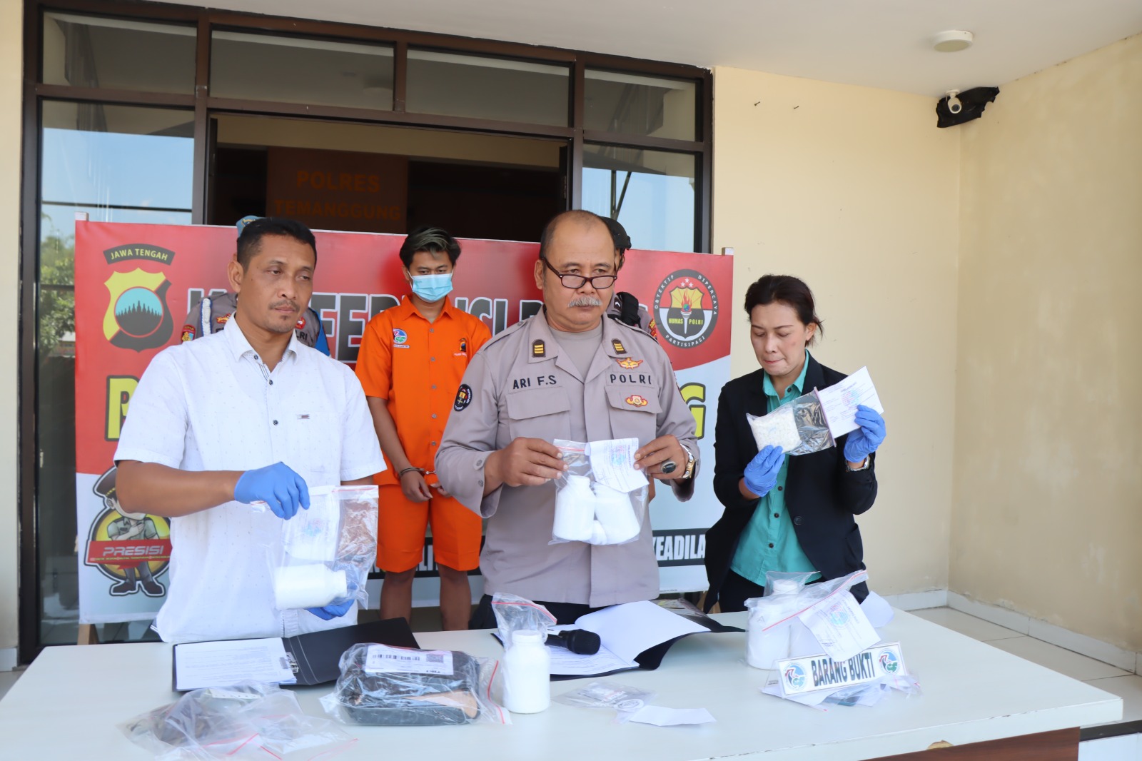 Simpan Dan Edarkan Obat Keras Jenis Pil Yarindo, Warga Parakan Temanggung Diamankan Polisi