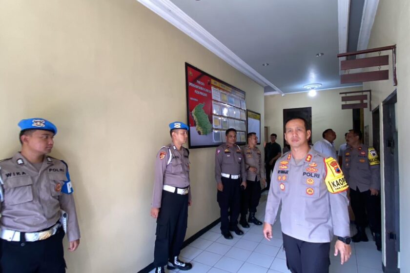 Cek Kesiapan Personil, Kapolres Temanggung Sidak Polsek Jajaran