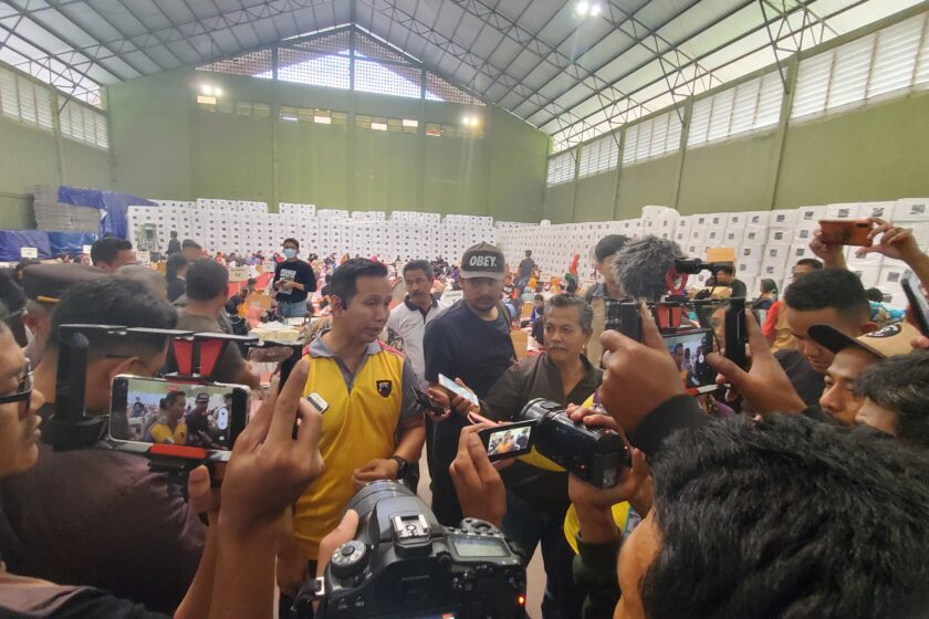 Pastikan Keamanan Dan Kelancaran Pemilu 2024, Forkompimda Kabupaten Temanggung Tinjau Kesiapan Logistik Pemilu di Gor Tenis Indoor Temanggung