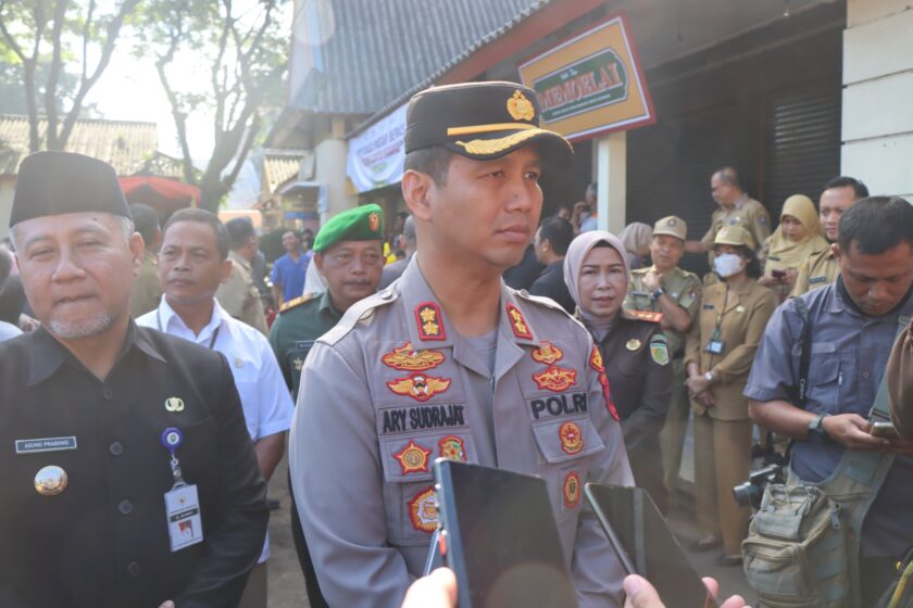 Kendalikan Inflasi Beras, Kapolres Temanggung Bersama Forkopimda Gelar Operasi Pasar