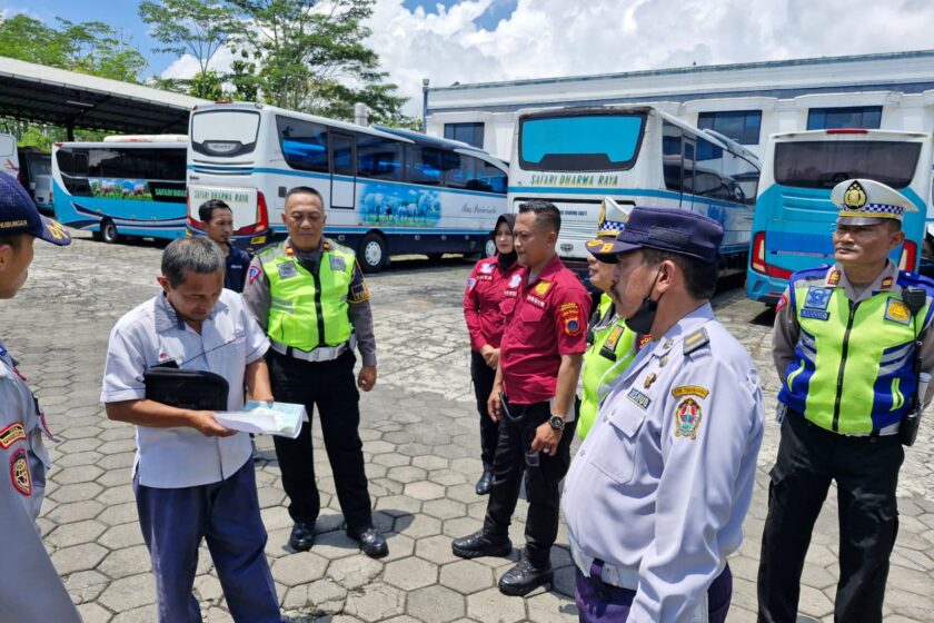 Ops Keselamatan Candi-2024, Pastikan Kendaraan Laik Jalan Polres Temanggung Bersama Dinhub Lakukan Pemeriksaan Kendaraan (Ramp Check)