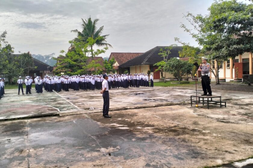 Cegah Aksi Perundungan dan Pastikan Temanggung Zero Bullying, Polres Temanggung Terjunkan Perwira Sebagai Pembina Upacara Di Sekolahan