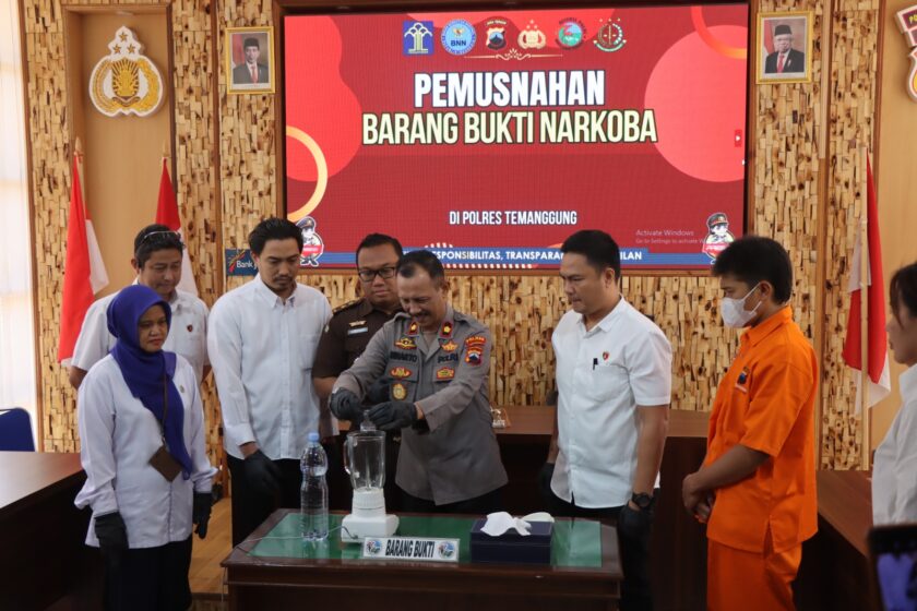 Komitmen Berantas Narkoba, Polres Temanggung Musnahkan Barang Bukti Sabu Seberat 19,5 Gram