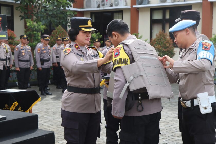 Pastikan Kesiapan Pengamanan Pilkada Serentak Tahun 2024, Polres Temanggung Gelar Apel Besar Dan Penyerahan Sarpras Bhabinkamtibmas