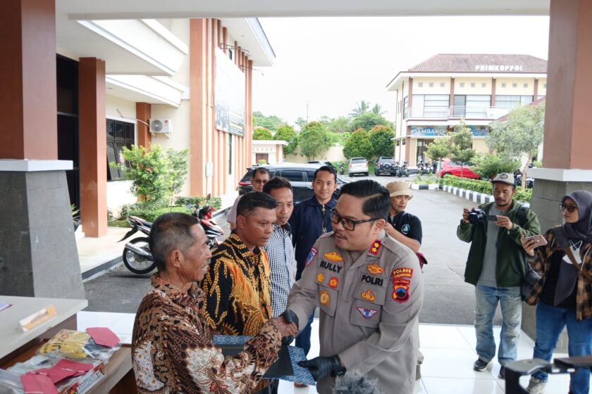 Rampas HP Dan Sepeda Motor, Warga Wonosobo Nekat Tutup Mata Driver Maxim Dengan Tangan Yang Dilumuri Sambal, Ini Kronologinya