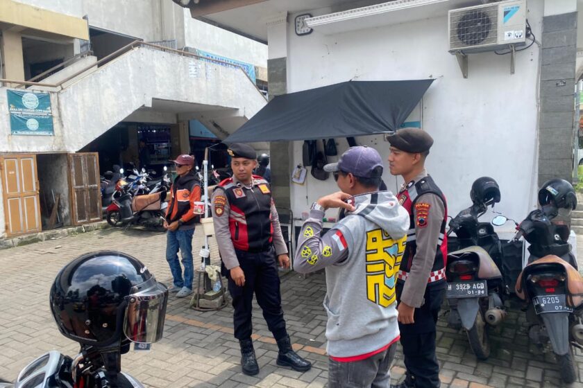Ciptakan Iklim Investasi Yang Sejuk Serta Cegah Aksi Premanisme di Kabupaten Temanggung, Sat Samapta Aktif Lakukan Patroli