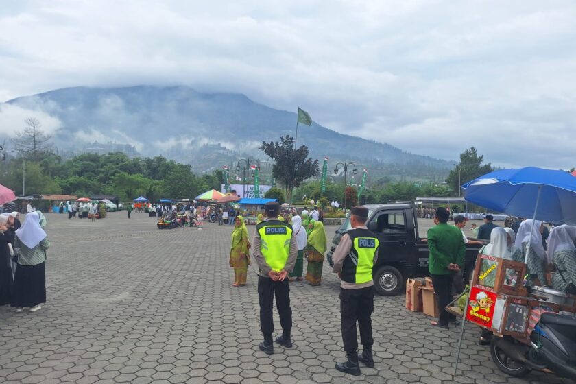 Ops Aman Candi-2025 : Cegah Pungutan Liar dan Aksi Premanisme di Kawasan Wisata, Satgas Binmas Polres Temanggung Sambangi Rest Area Kledung