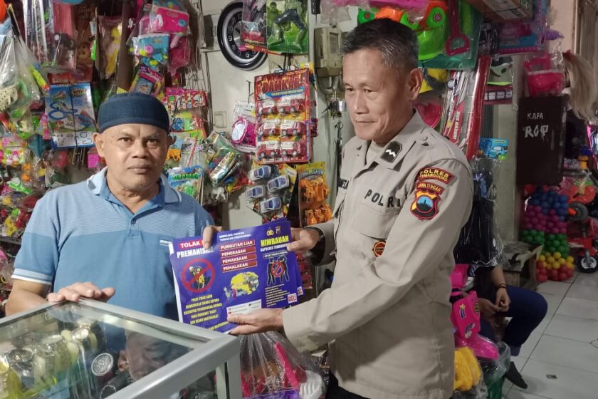 Operasi Aman Candi 2025: Satgas Binmas Polres Temanggung Sambangi Pasar Tradisional Candiroto, Antisipasi Premanisme