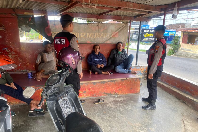 Sat Samapta Polres Temanggung Sambangi Pasar Ngimbrang, Antisipasi Premanisme dalam Ops Aman Candi 2025
